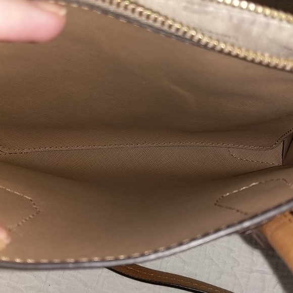 NWOT Michael Kors Mercer Crossbody in Acorn - Picture 5 of 6